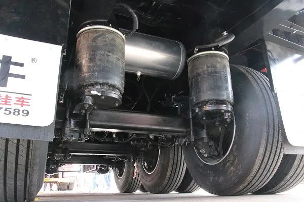 岳海滨：创新是“挂车后浪“义不容辞的责任