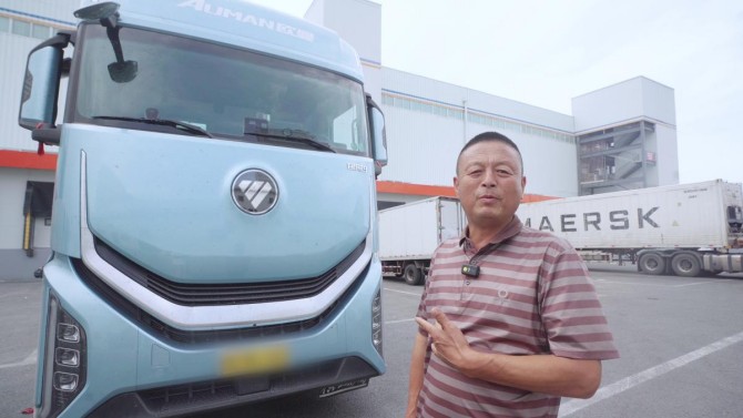 百公里油耗24.3L！老司机李师傅：欧曼银河9 680马力是我纵横南北的底气